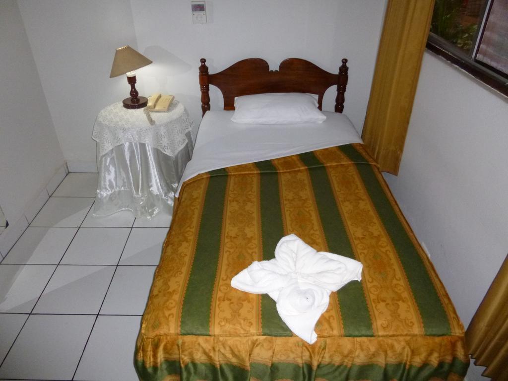 Hotel Cabana Quinta Puerto Maldonado Quarto foto